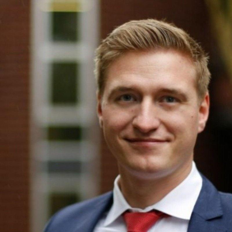 Dr. Steffen Kunnen | Revalize