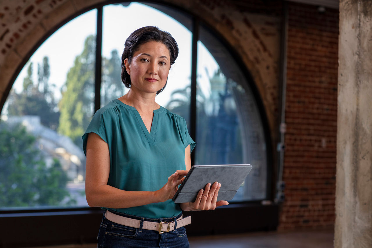 Architect/interior designer persona(e) in the Autodesk Gallery at One Market in San Francisco, CA.